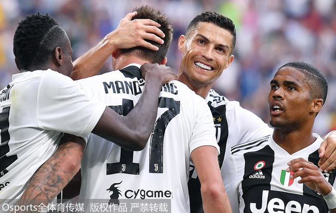  拉齐奥老将发威，因莫比莱戴帽助球队突围  