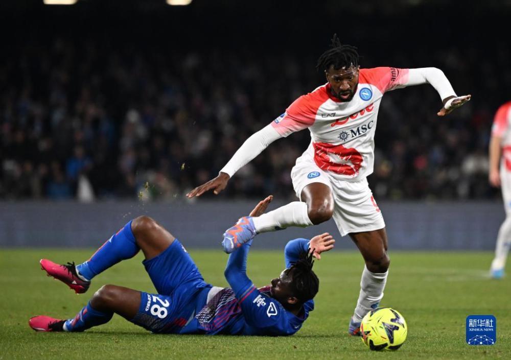  克雷莫内塞主场失利但仍展现顽强拼搏精神