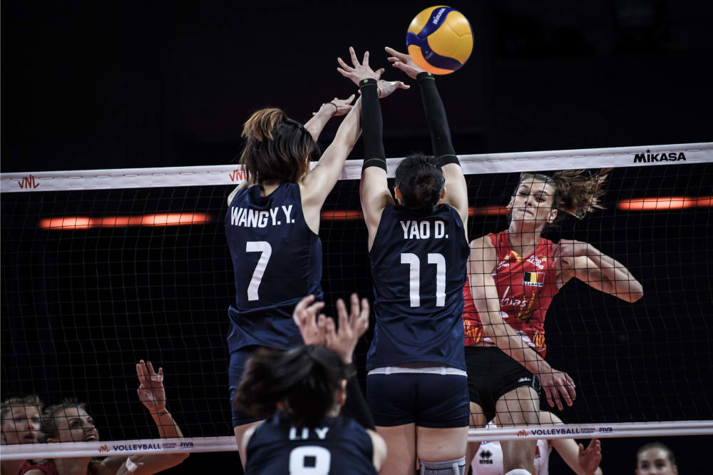  里昂主场球迷见证球队精妙配合攻克克莱蒙城池