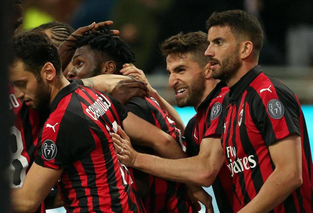  AC米兰绝杀告捷，红黑军团延续客场不败金身